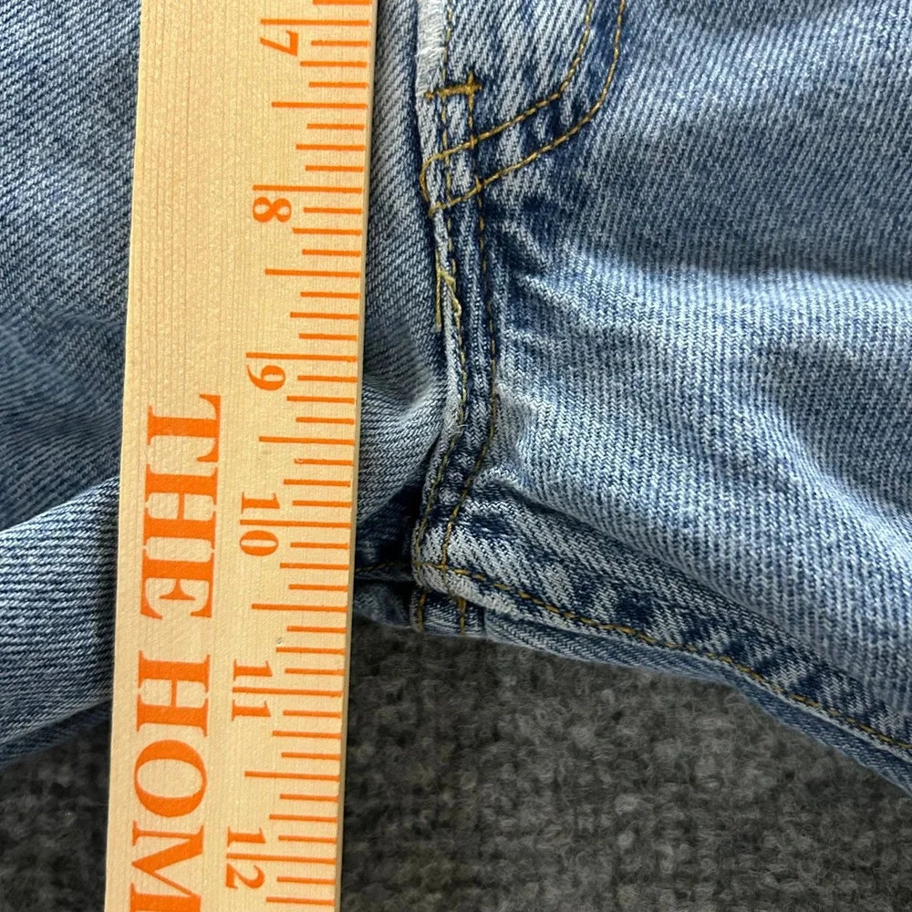 Levi's Jeans Mens Size 28x28 Blue 550 Relaxed Fit Student Light Wash Denim